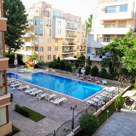 Casa Rossa Apartman *